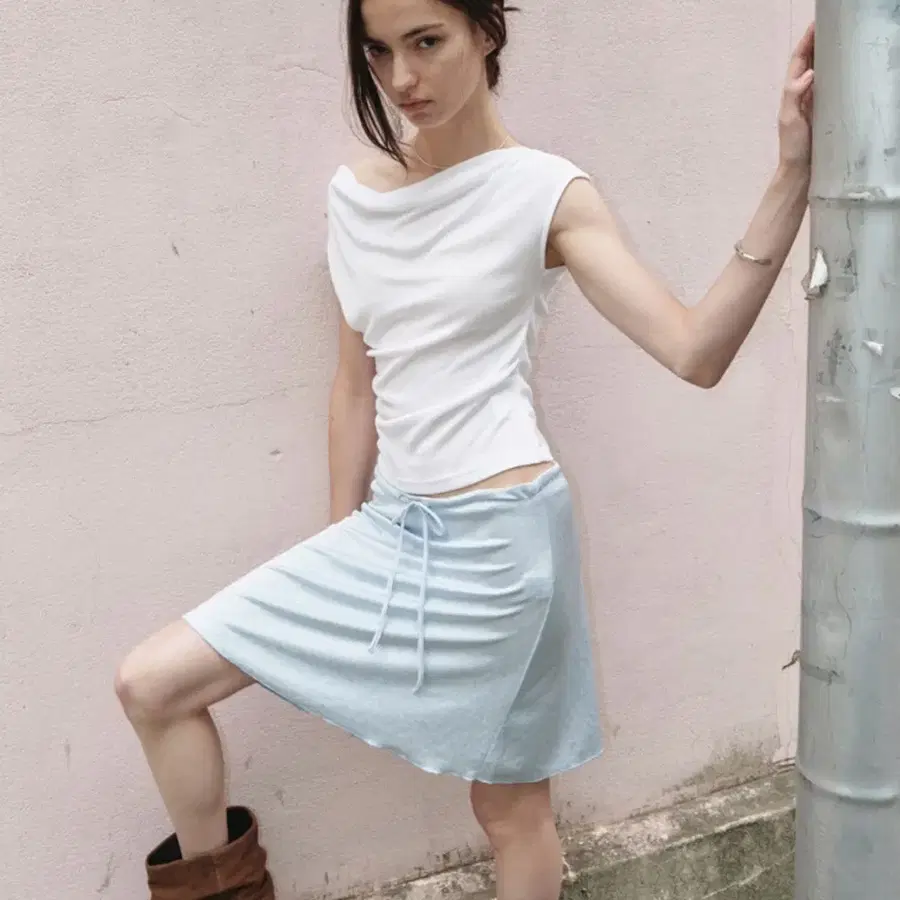 소플러 STELLA SEMI FLARED MIDI SKIRT_SKY BLUE
