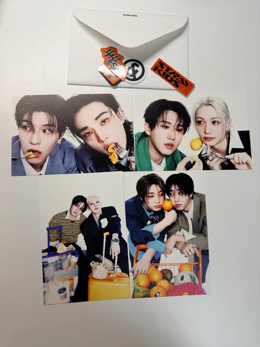 스트레이 키즈 디스앤댓 THAT ver. 프리오더 엽서세트 + 스티커
