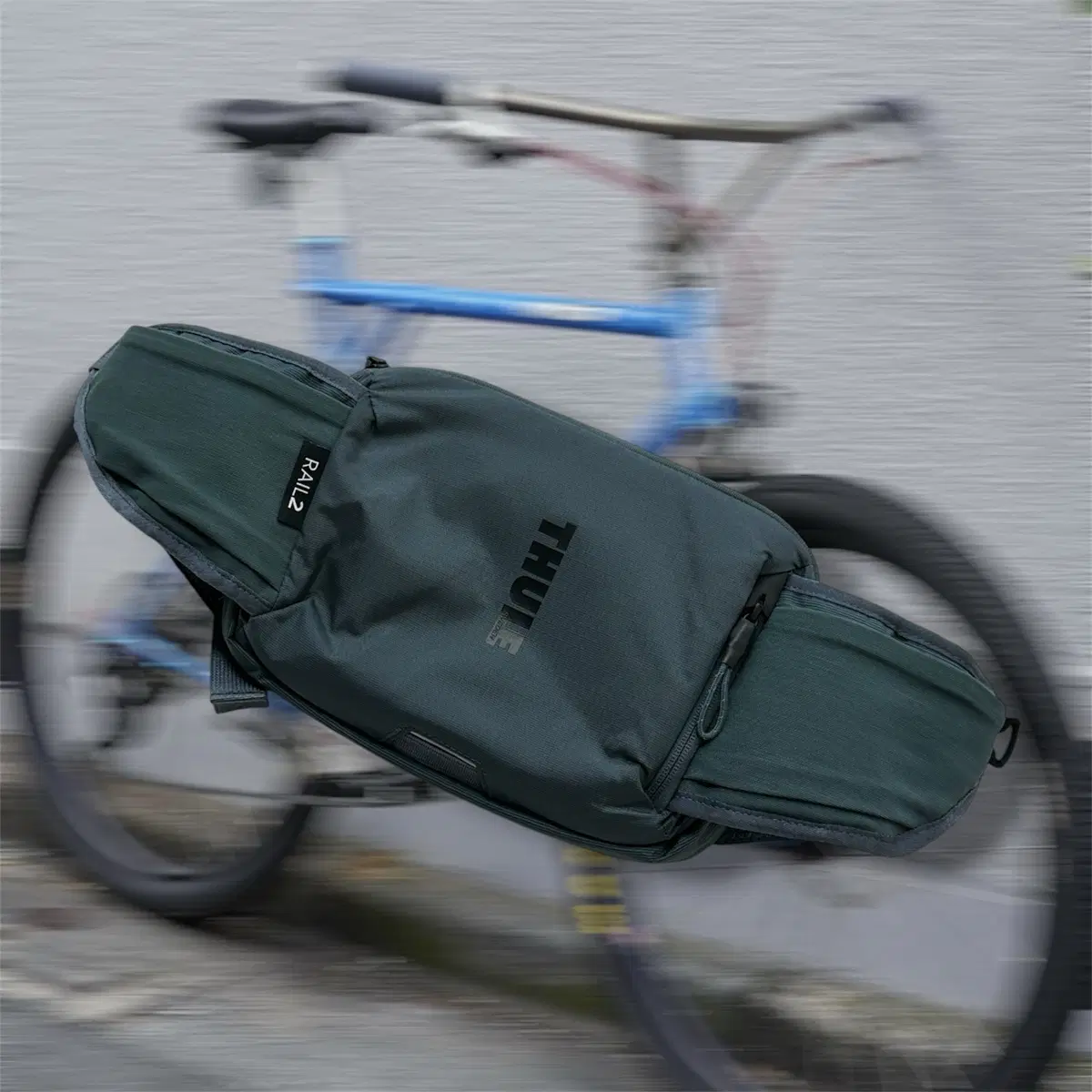 미사용) 툴레 미니멀 힙쌕 2L THULE 2L RAIL 2 HIP PACK