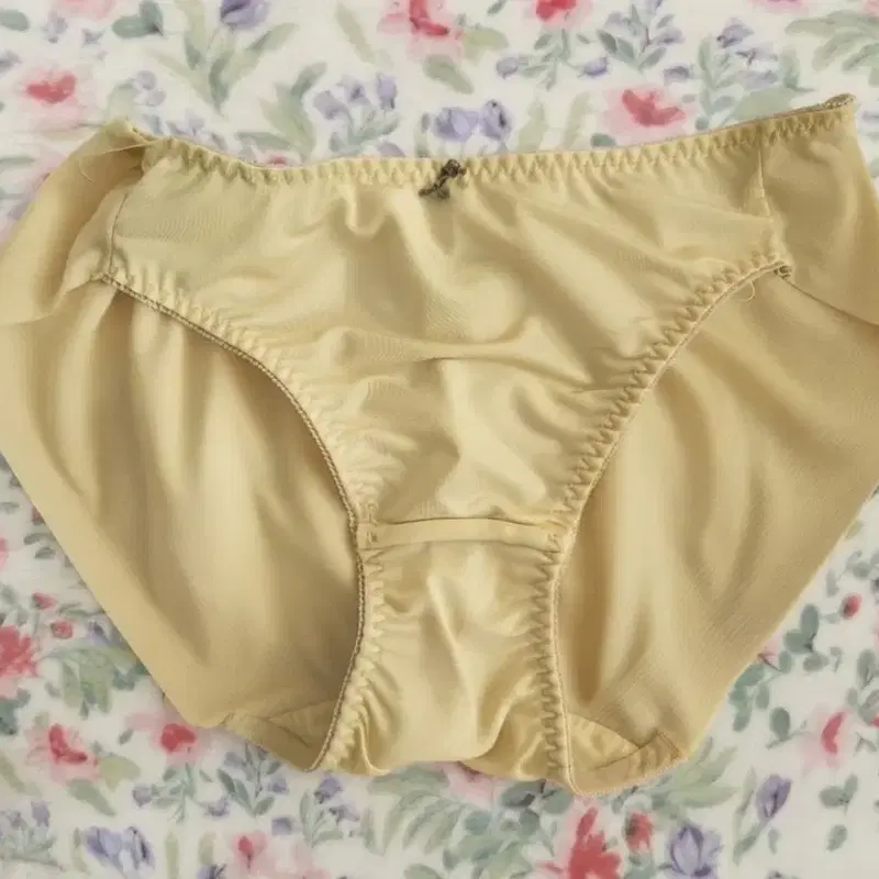 (중고) 실키한 노라인 여성팬티