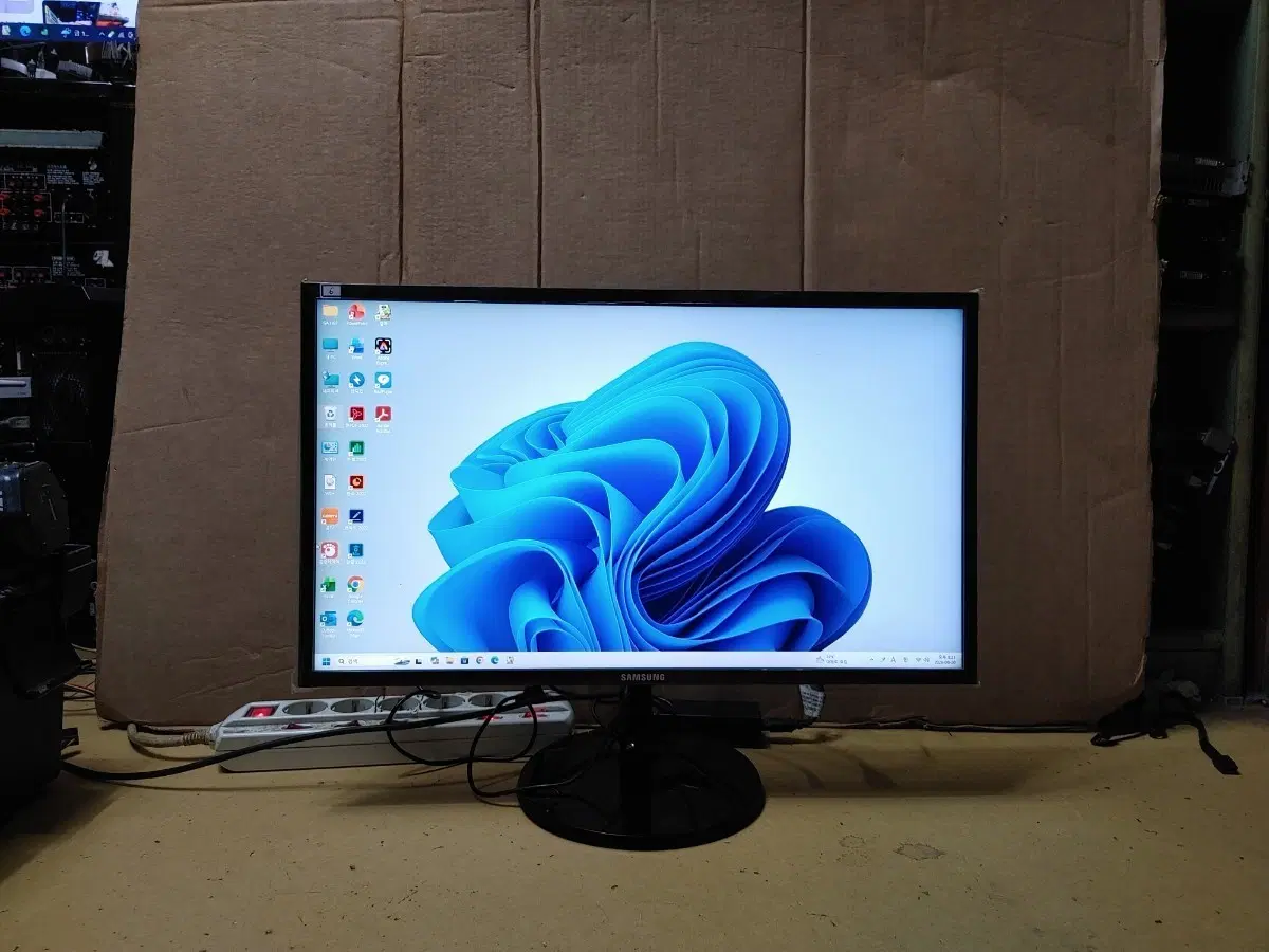 (6) 삼성 24인치 컴퓨터 LED 모니터 HDMI 지원 (6대 보유중