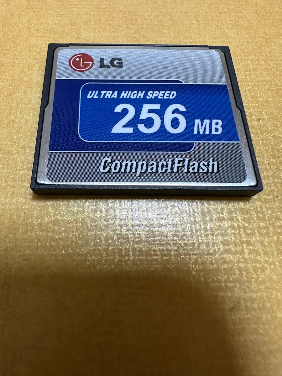 CF메모리 카드 256 MB 판매합니다.