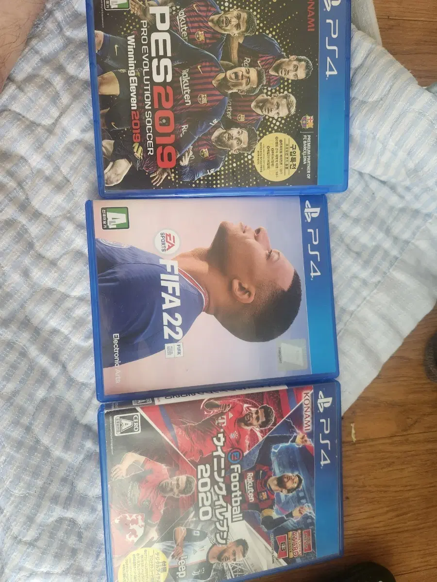 PES 2019 / FIFA 22 / 위닝일레븐 2020 PS4 게임 타이틀