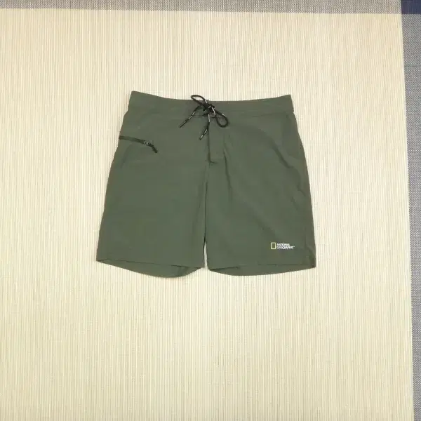 (91) 내셔널지오그래픽 남성 카키 쇼츠
