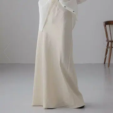 LOWRYSFARM 스트레치 새틴 스커트 아이보리 L