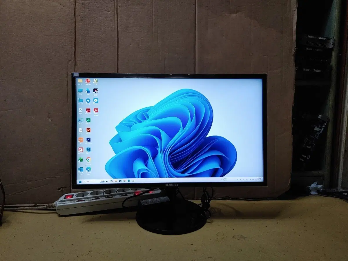 (3) 삼성 24인치 컴퓨터 LED 모니터 HDMI 지원 (6대 보유중
