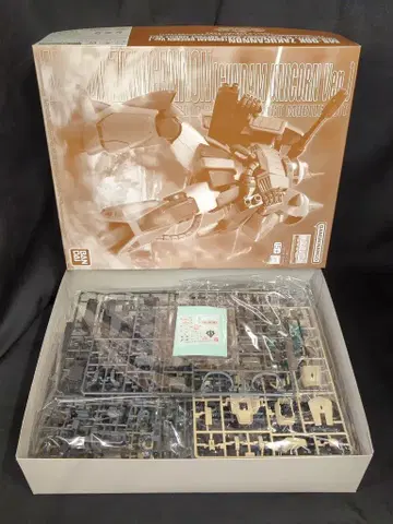 BANDAI SPIRITS MG 1/100 반다이남코판 자쿠 캐논 유니콘 컬러 ver.