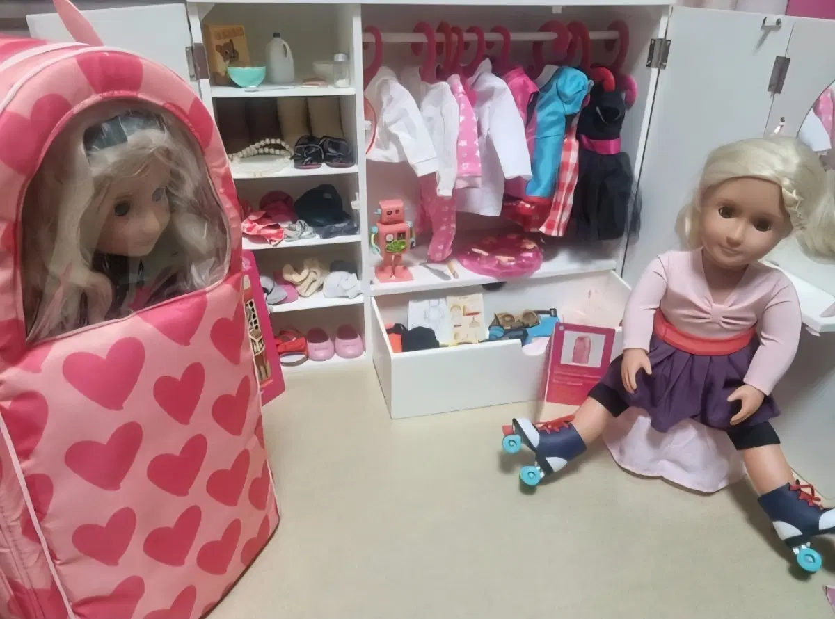 OUR GENERATION DOLLS 인형 2종+인형 캐리어+옷장(의류 및 소품 포함)