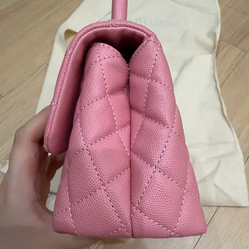 샤넬 코코핸들 스몰 핑크 캐비어 사진 3