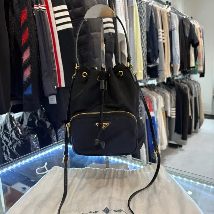[정품] 프라다 리나일론 버킷백