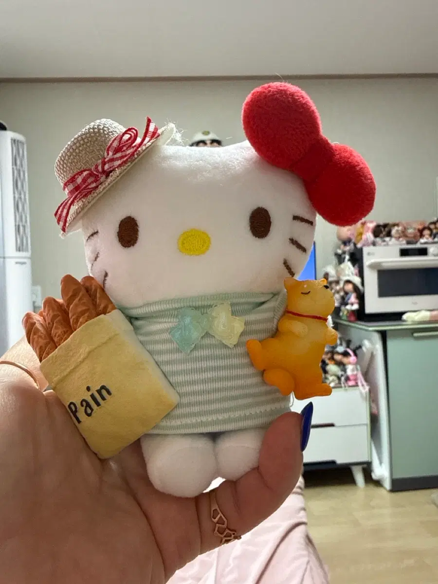 헬로키티 푸 푸딩숏다리봉제인형 빵 모자