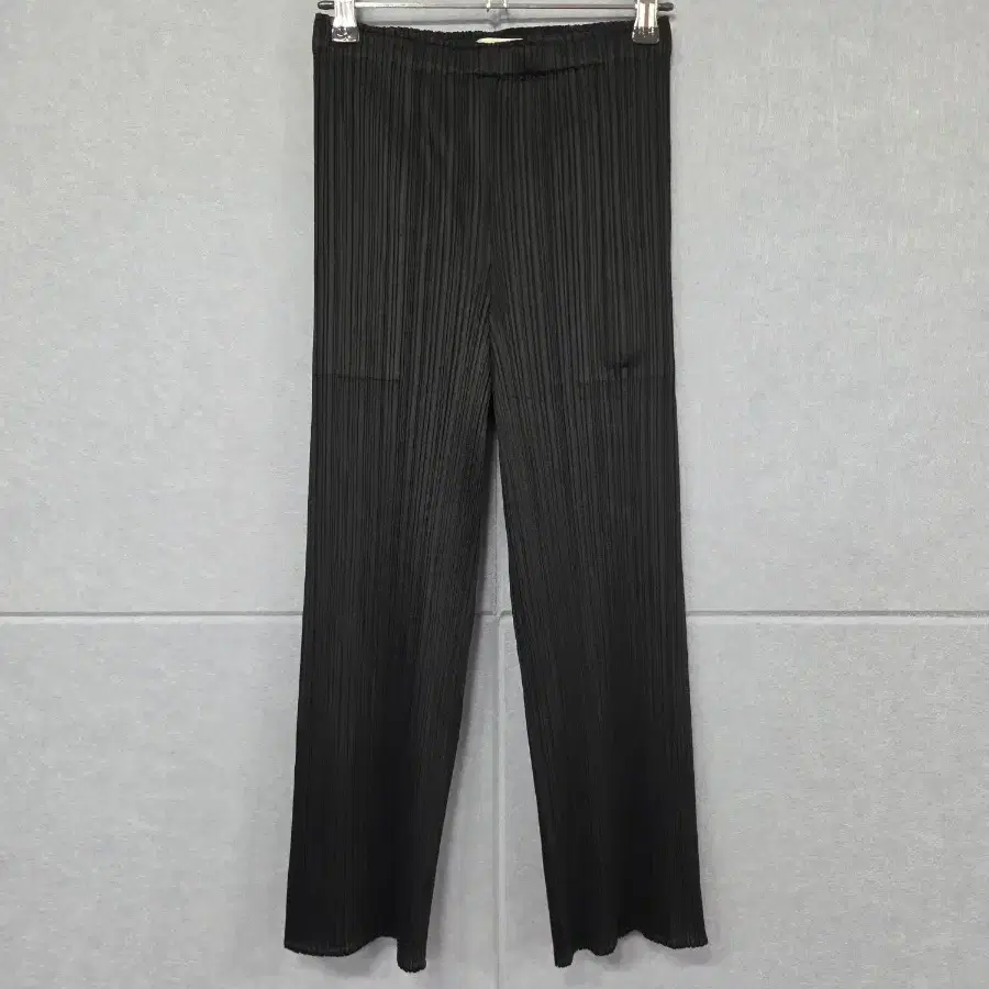 PLEATS PLEASE (이세이미야케) 베이직 플리츠 팬츠 블랙