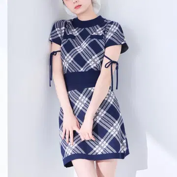 anmille 안미르 숄더 리본 체크 셋업 네이비 핑크