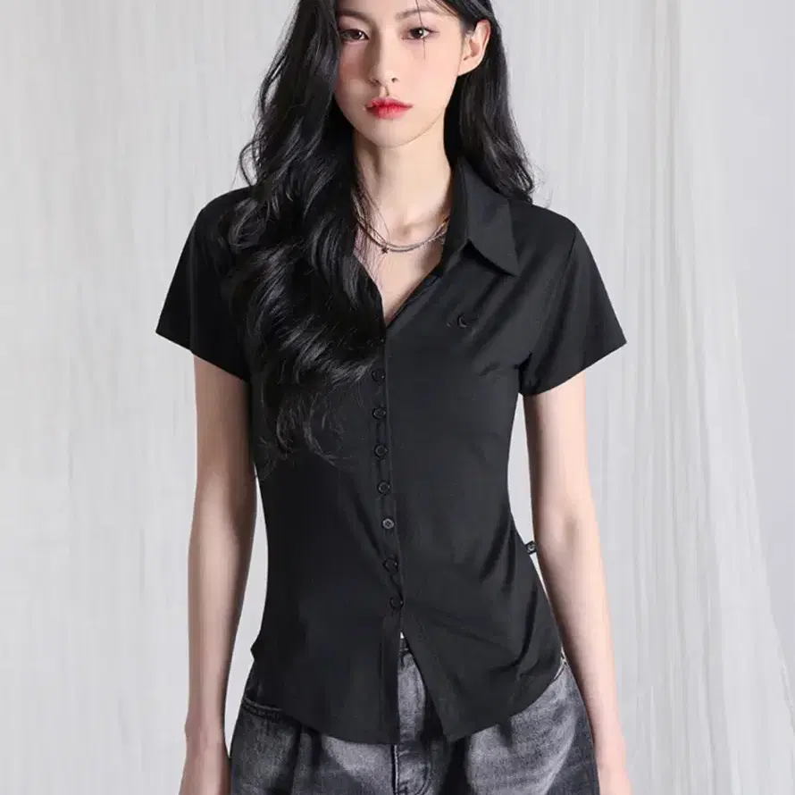 어반드레스 소피 카라 반팔티 (새것)