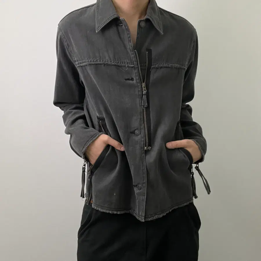 Albe 디스트레스드 블랙 워싱 코튼 자켓