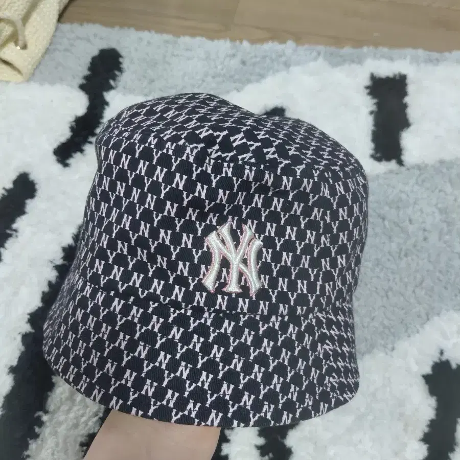 엠엘비모자57