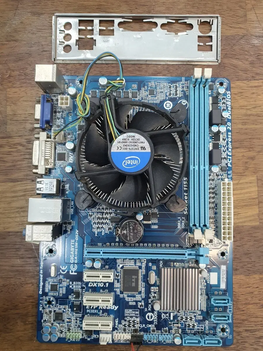 기가바이트 GA-H61M-DS2V 메인보드 i3 2120 CPU포함