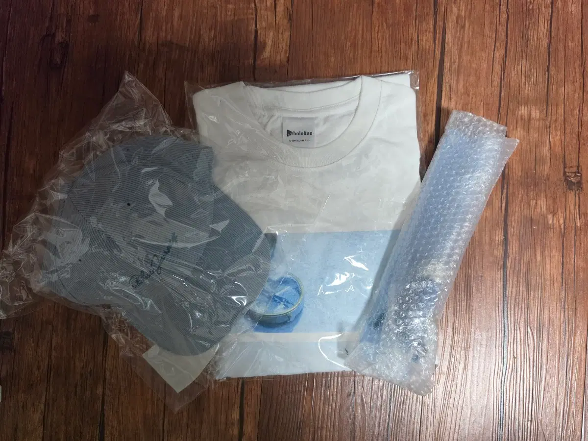 홀로라이브 블루저니 응원봉, 셔츠, 모자