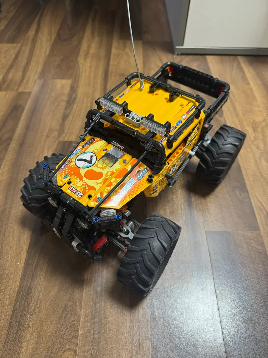 레고 테크닉 컨트롤+ 4x4 익스트림 오프로더