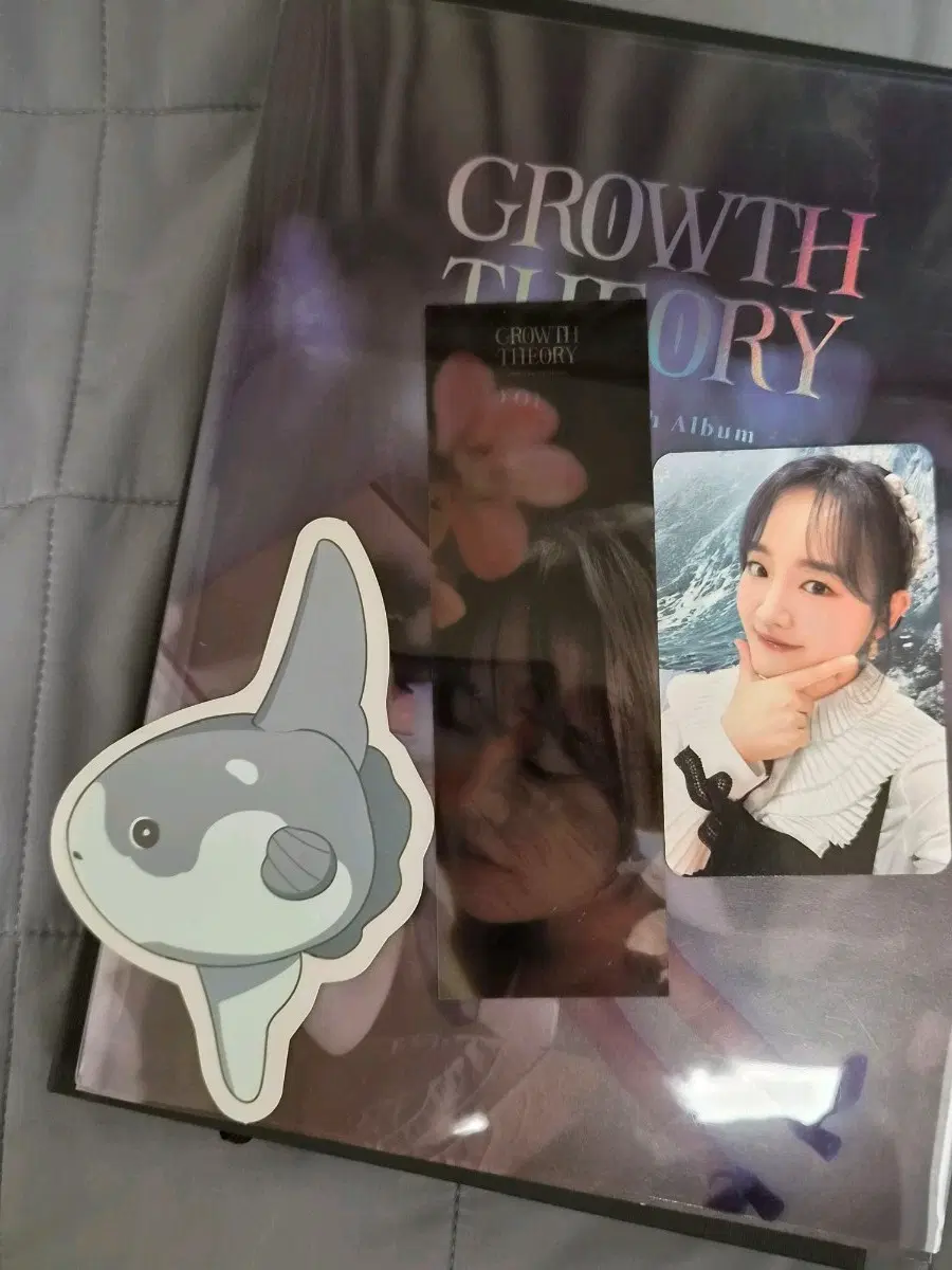 윤하 7집 GROWTH THEORY 예약구매 포스터 포함