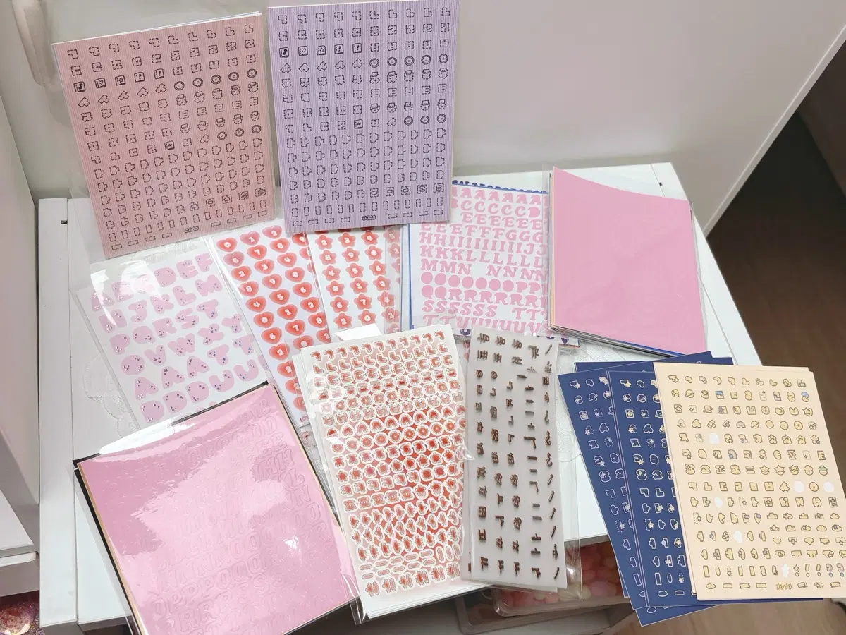 럽알파벳 보쨘님 쨘쨘체 로지스티커 베베체 수입씰스티커 등 알스 숫스 한스 처분