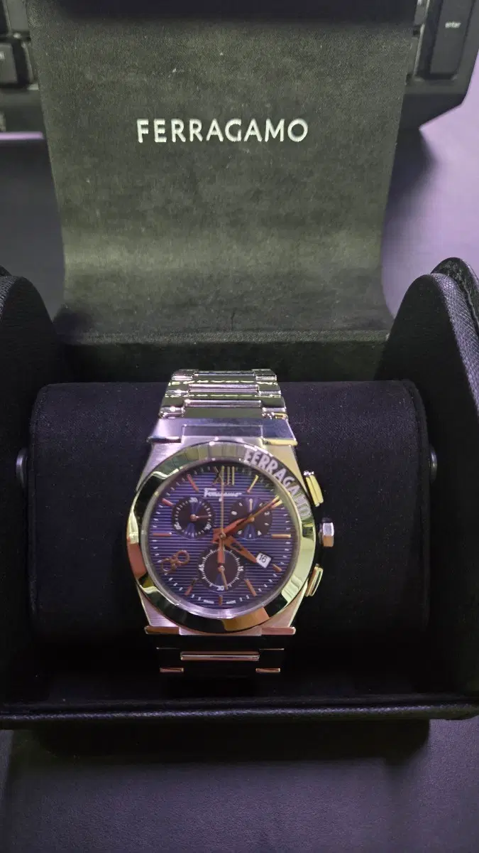 페라가모 베가 크로노그래프 42mm
