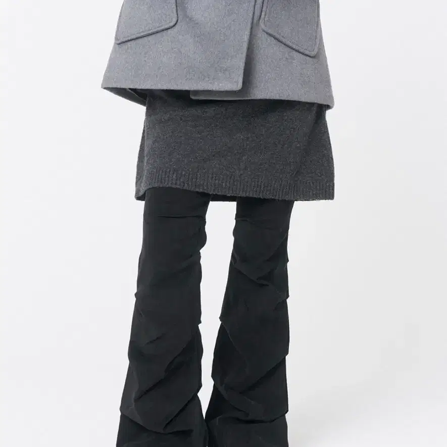 미세키서울 shirring bootscut pants Black