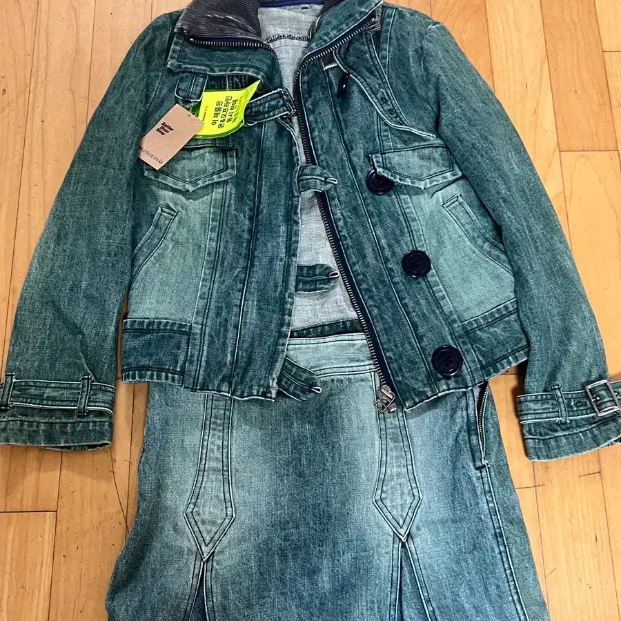 버버리 청자켓 청치마 세트
