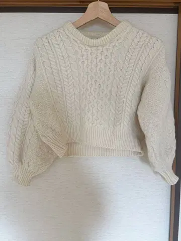 CARRAIG DONN 캐레이그 돈 케이블 니트 숏 기장 스웨터