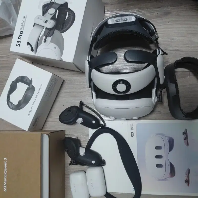 메타퀘3 521GB + 풀 악세 보조배터리 2 팝니다