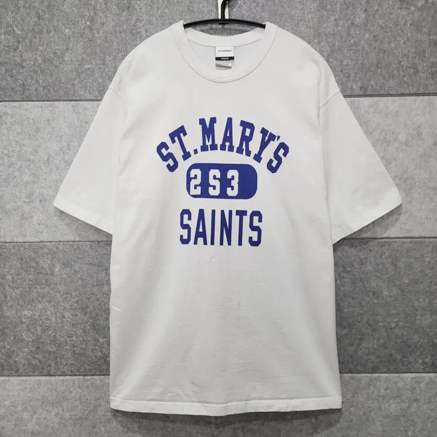아웃스탠딩 ST. MARY'S 남성 반팔티 (사이즈 M)