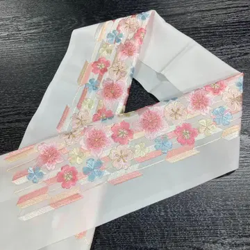미사용 새상품 후리소데 성인식 결혼식 졸업 하카마 화이트 계열 화살 무늬 꽃 무늬 자수 장식용 깃