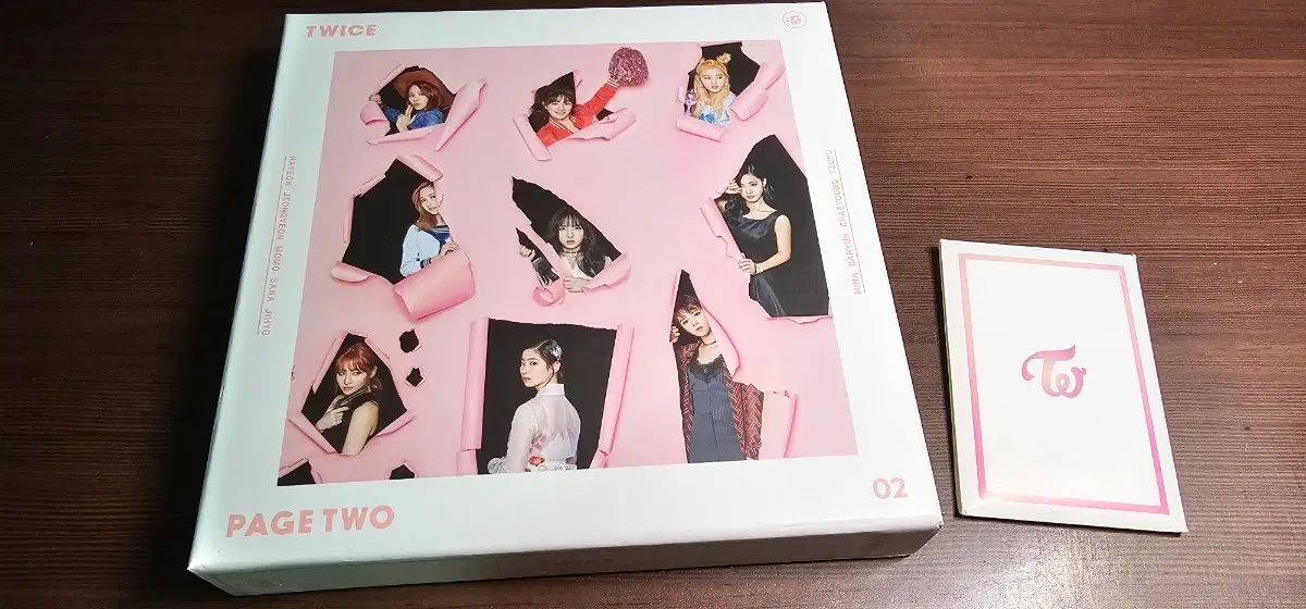 트와이스 앨범 page two