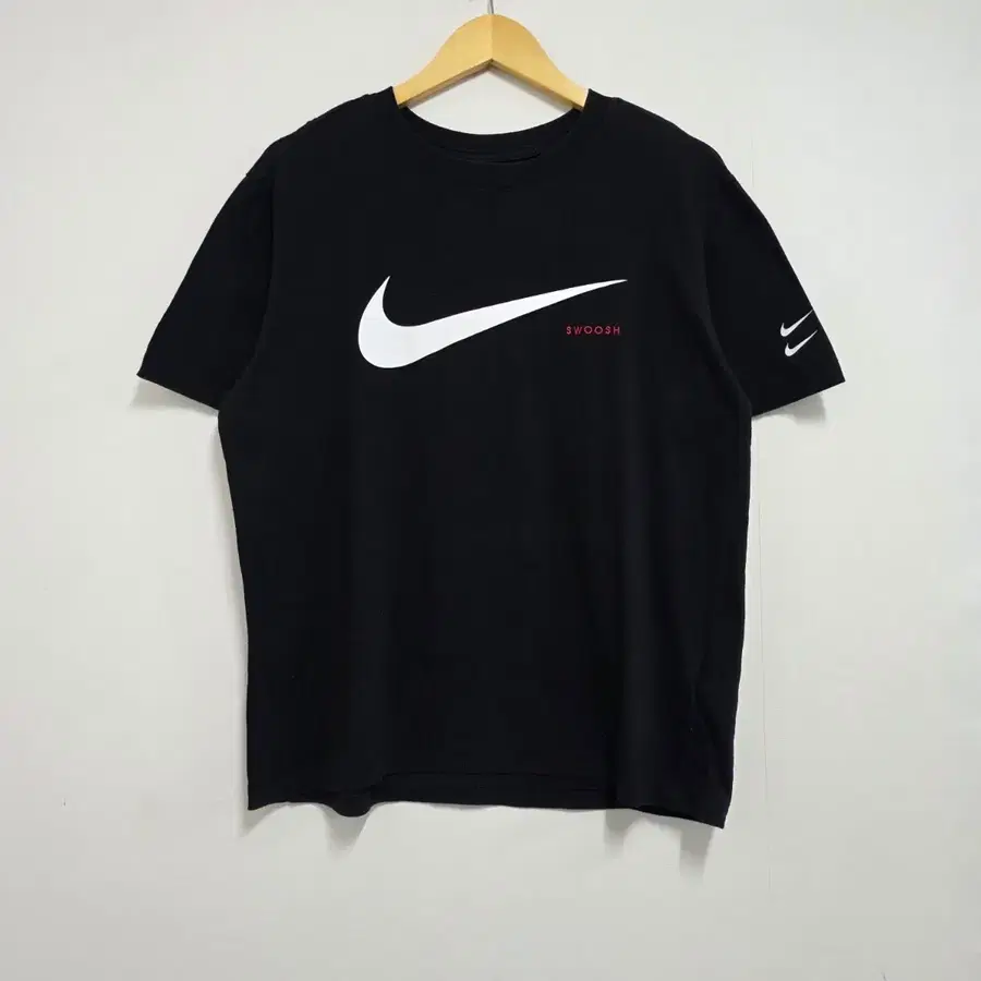 XL 100) 나이키 빅스우시 반팔티셔츠 블랙