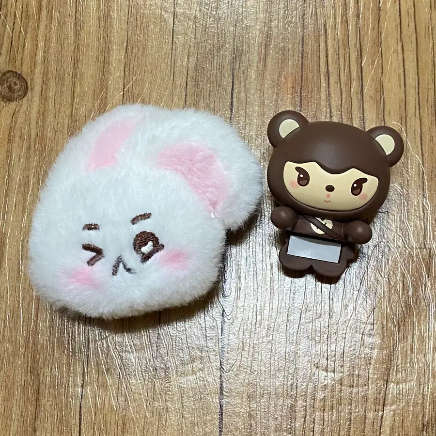 엑소 엑뭉치 수호 코트니 뱃지 양도합니다