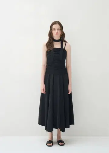 YILON GATHER BARE DRESS