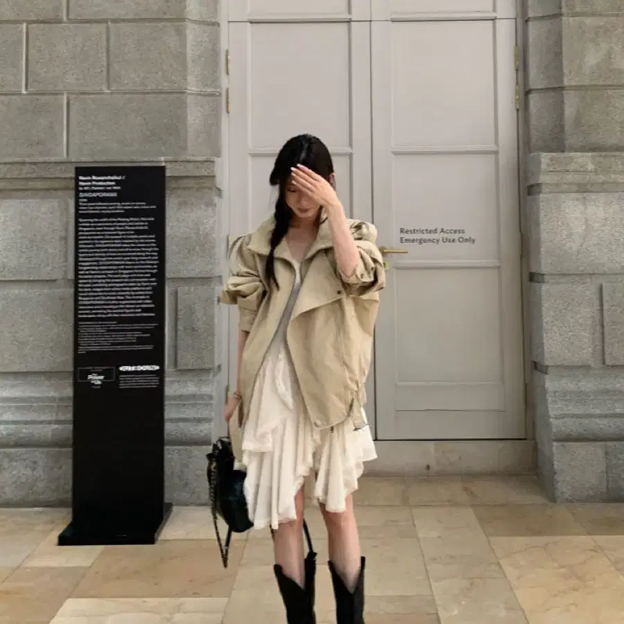 더누베 인페어즈 로마 코튼 숏 트렌치자켓