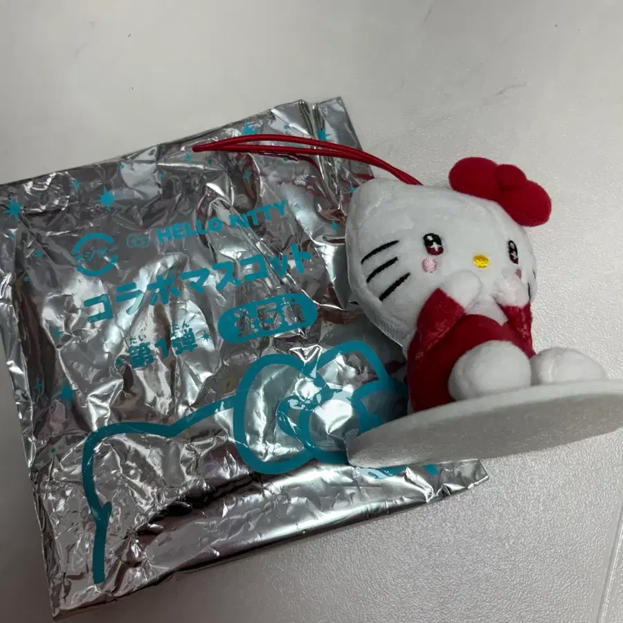 헬로키티 스시로 콜라보 마스코트 인형 키링 파우치