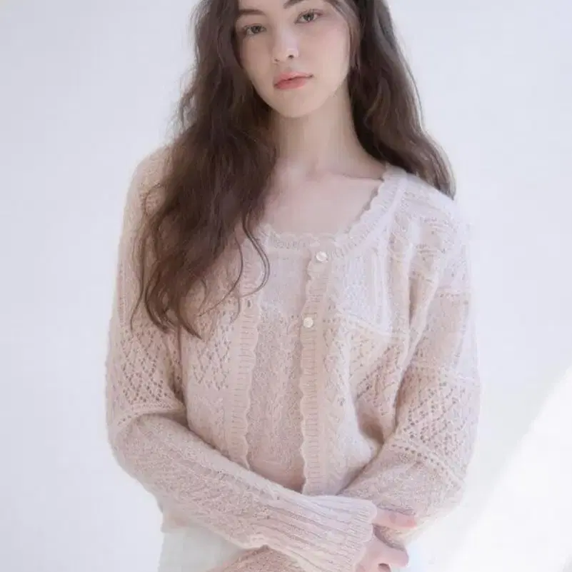 윤슬샵 줄리 알파카 탑 (핑크베이지)