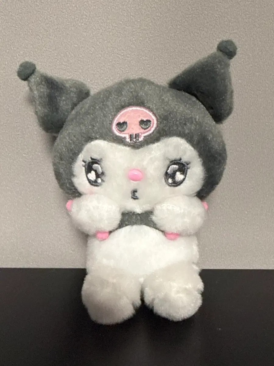 산리오 에모큥 쿠로미 마스코트 인형
