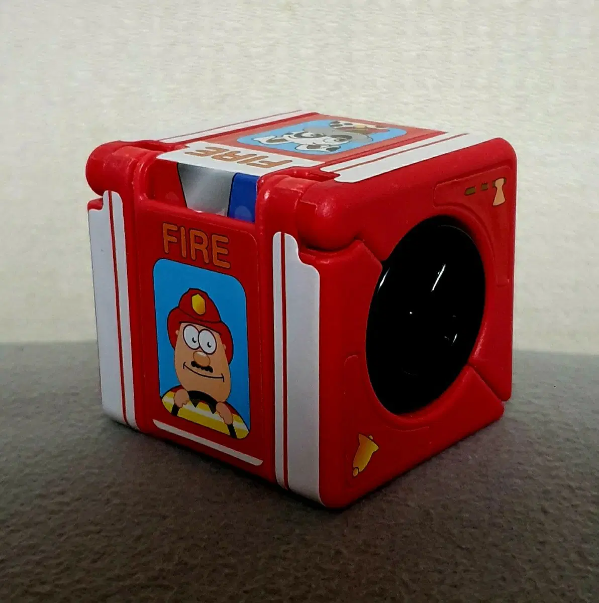 새제품 사각 푸시 슬라이딩 변신 자동차 1점 드립니다
