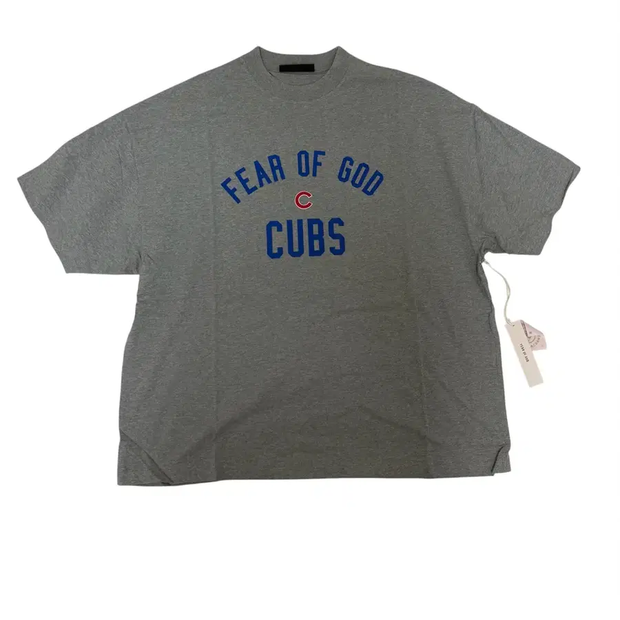 [L] 에센셜 x MLB 컵스 90s 티셔츠 콘크리트 헤더 - 25FW