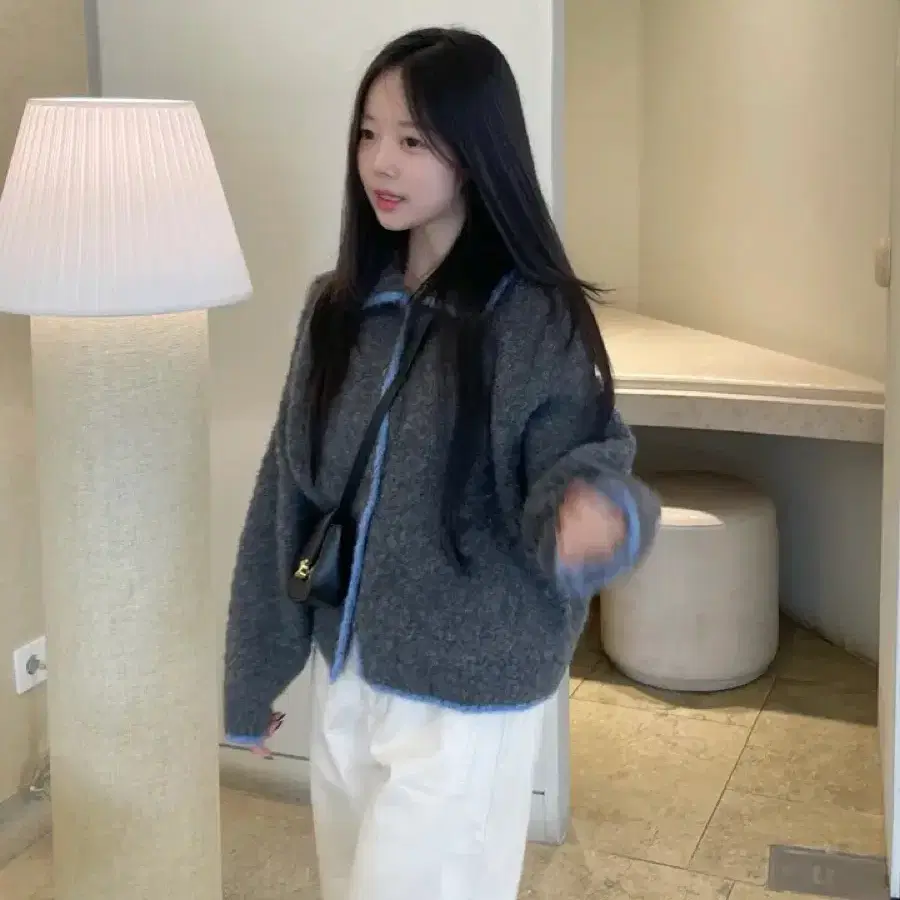 배색 알파카 부클 카라 가디건 니트 핵따듯
