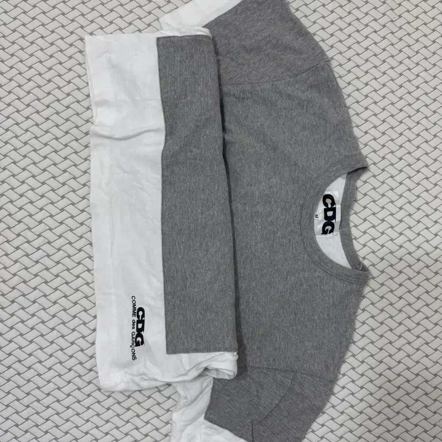 cdg 반팔 M