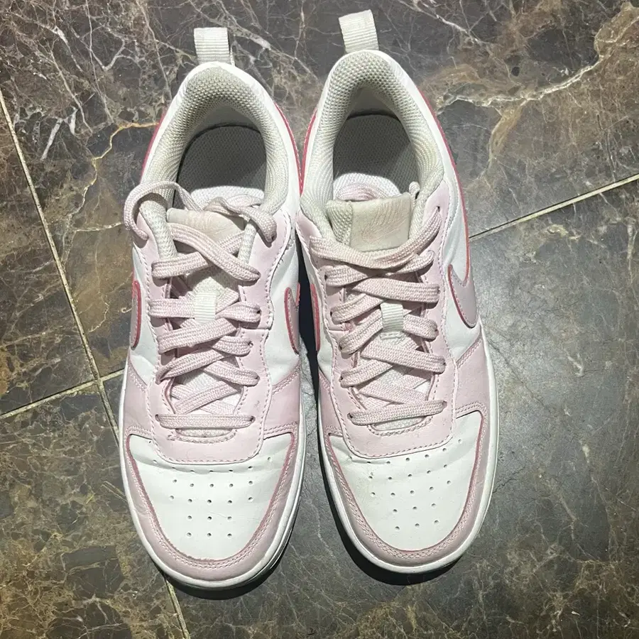 나이키 에어 핑크 235