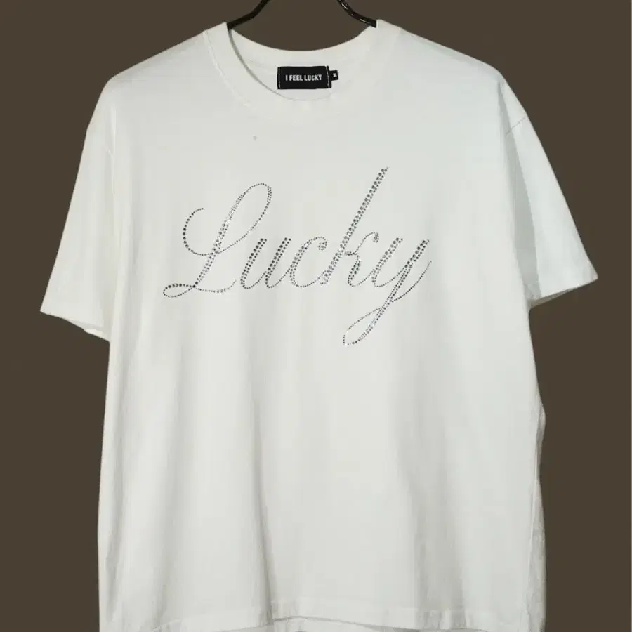 I FEEL LUCKY 럭키 프린팅 티셔츠