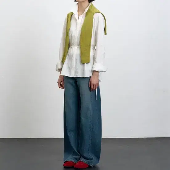 무이블랙 arc crease 셔츠