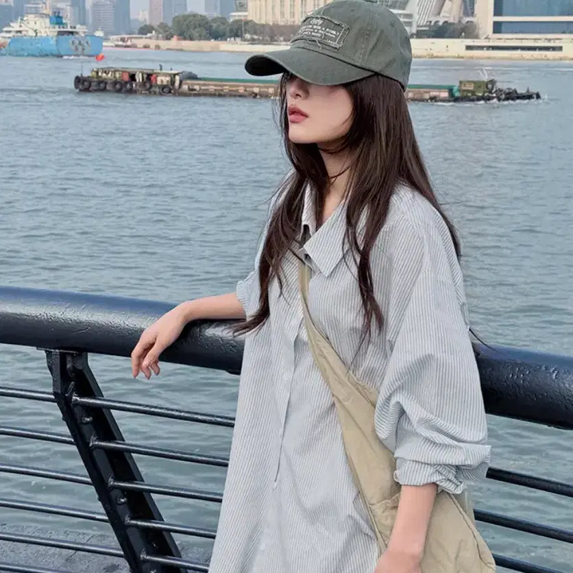 에이블리 스트라이프 긴팔 셔츠