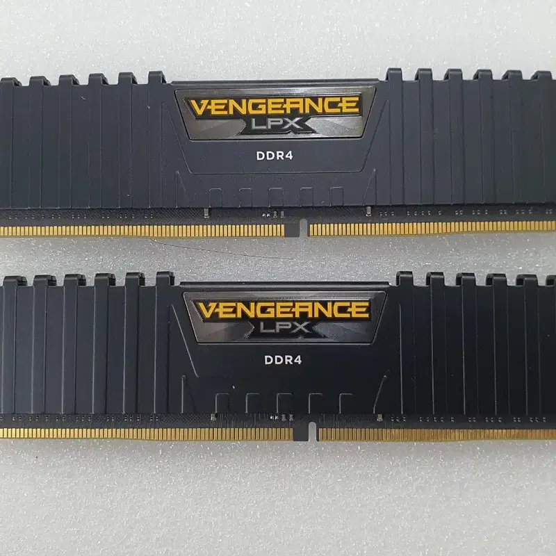 컴퓨터 CORSAIR VENGENCE 데스크탑 메모리 DDR4 3600 32GB(16GB 두개)