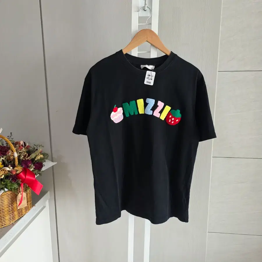 MIZZI 로고 반팔 티셔츠 블랙